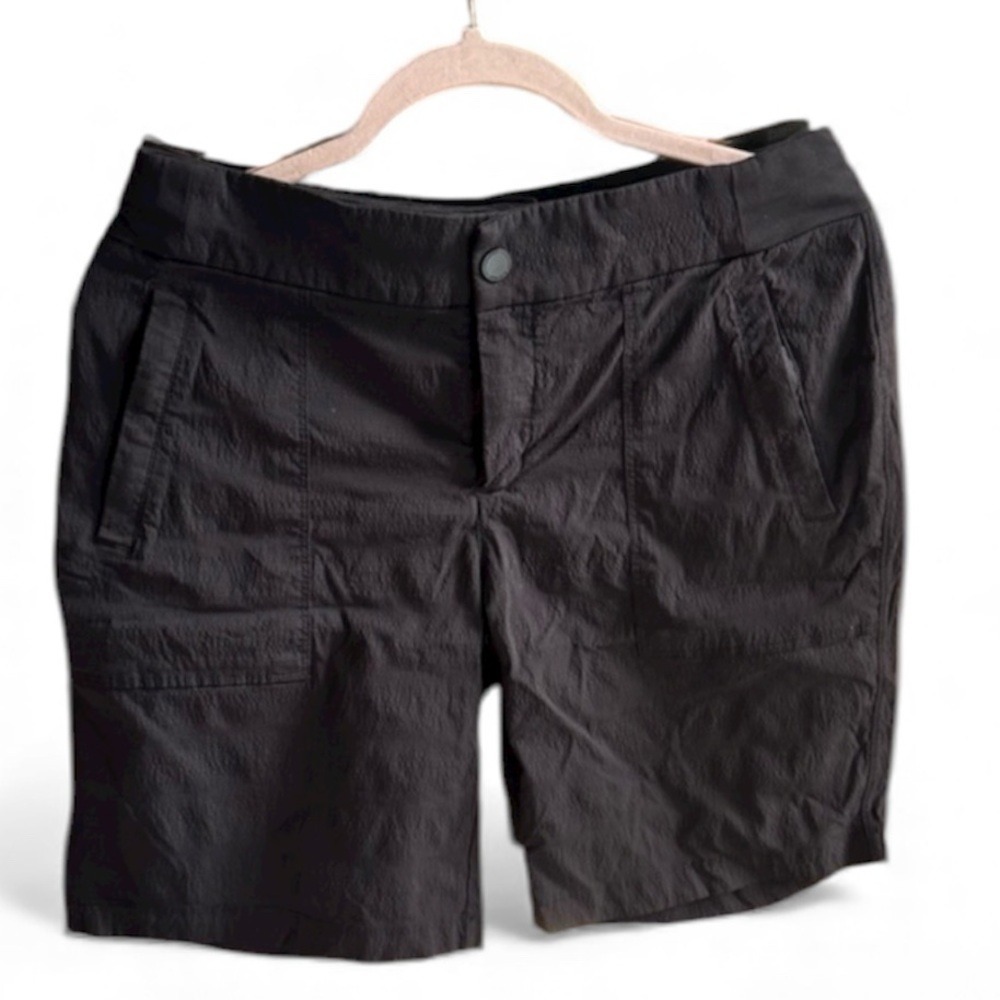 Athleta Black Cargo Shorts Women Size 8 Casual Everyday Performance